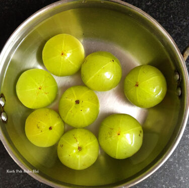 Amla Launji Khatti Meethi (Gooseberry Chutney)