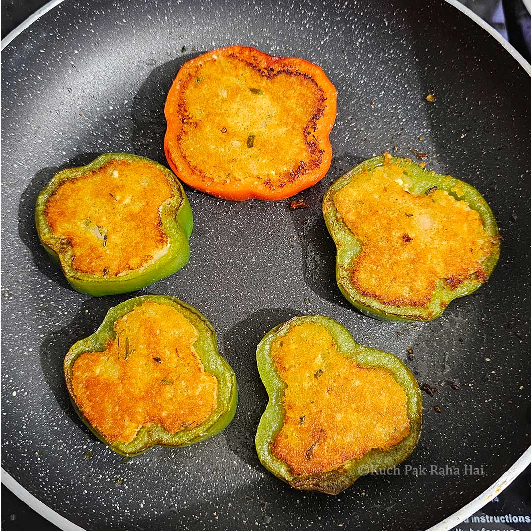 Crispy stuffed capsicum rings are ready.