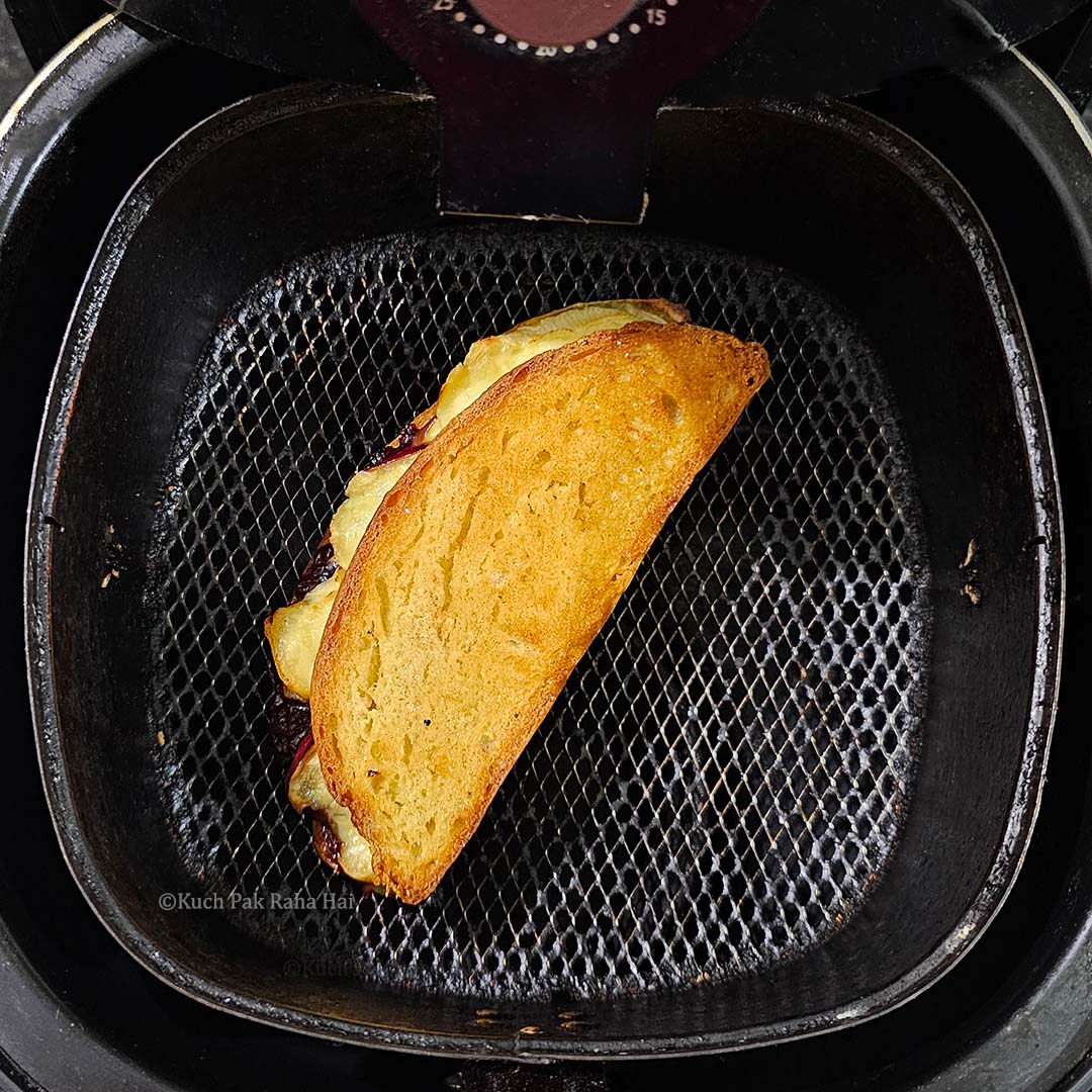 Air fryer apple brie sandwich.