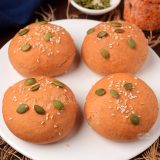 Red lentil bread rolls.